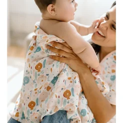 Bamboo Muslin Swaddle Blanket - Kissed