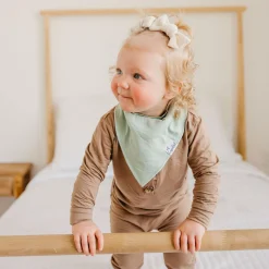 Bibs (4) - Leafs Haven