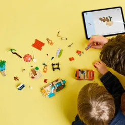 LEGO® Bluey: Bluey’s Beach & Family Car Trip