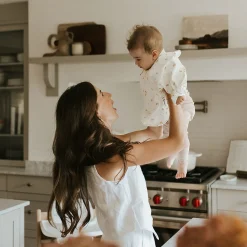 Long-sleeved Bib with integrated pocket 6-24m - Breakfast