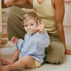 Pacifier Bibs (2) 6-18m - Strawberry (Size 2)