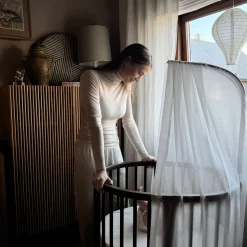 Stokke® Sleepi™ Mini​ Crib Bundle with Mattress​ V3 - Warm Brown